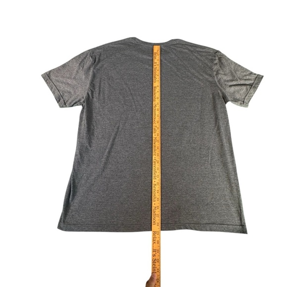 Disney Mickey Mouse Classic T-Shirt Adult XL Gray Red Graphic Tee Vintage Look - Picture 5 of 6